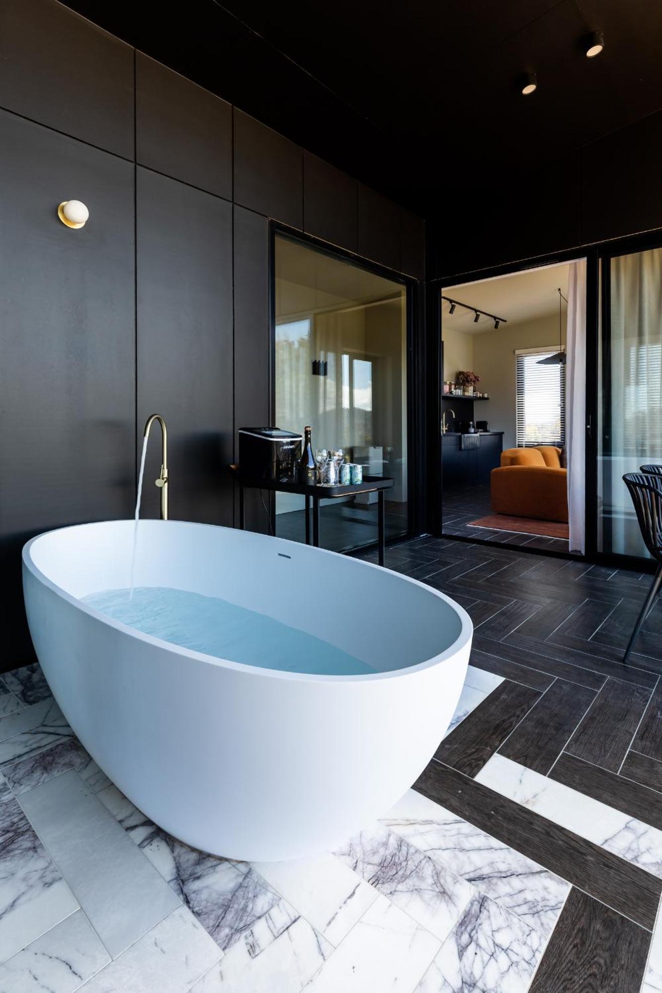 Wherewithal Luxury Suites Carlton Extérieur photo